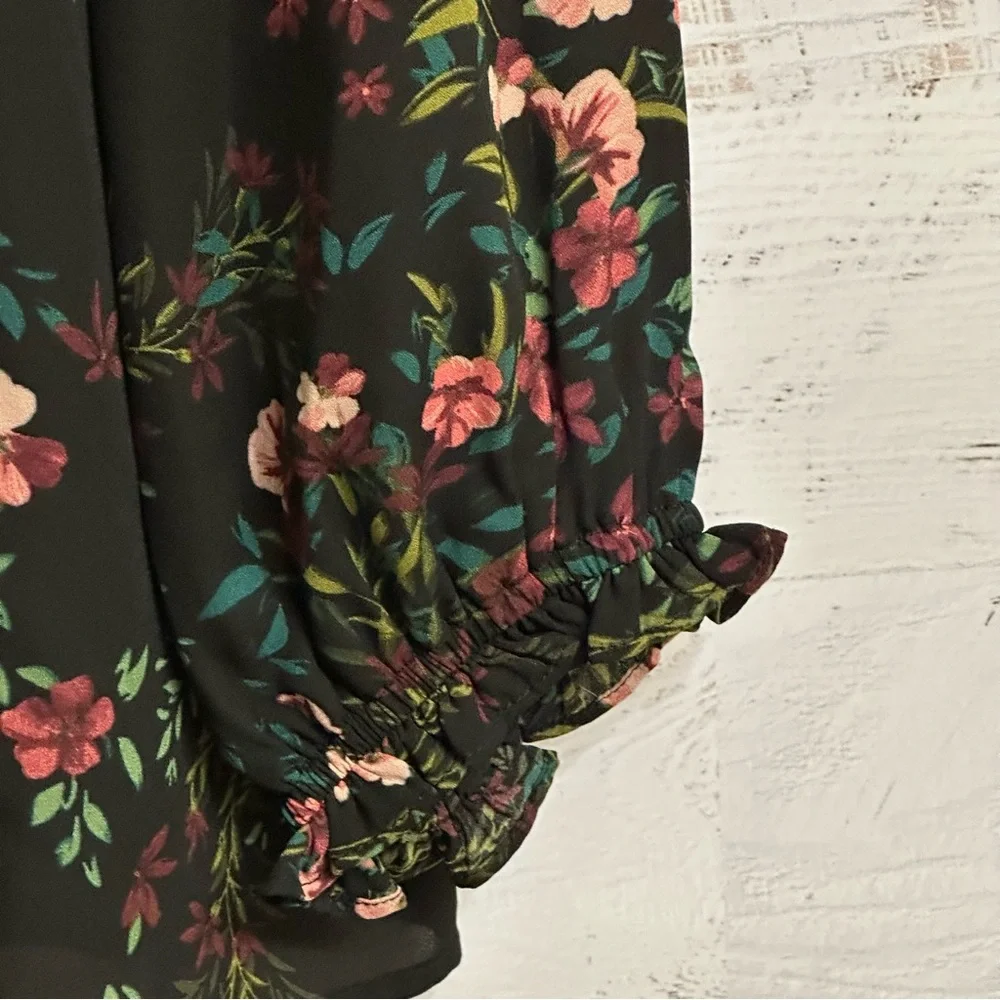 CeCe Women’s Floral Print Ruffled V-Neck Button Front Blouse - Picture 7 of 15